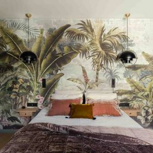 chambre parentale avec fresque tropicale dans la maison rénovée à Montrouge – Yanna Williams