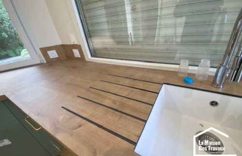 APRES - Pose un plan de travail avec égouttoir intégré