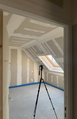 Chambre avant/après rénovation à Plémy – transformation complète de l’espace