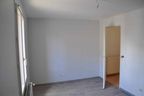 Chambre après travaux de rénovation dans un appartement - Brie-Comte-Robert 77170