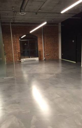 sol béton ciré garage moderne