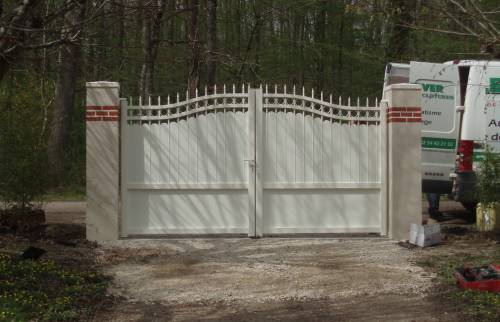 Piles et portail finis à CHAMBON SUR CISSE (41)