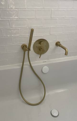 Mitigeur et éléments sanitaire dans l'esprit d'authenticité