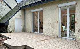 Terrasse terminée vue 1 - Aménagement extérieur moderne et fonctionnel