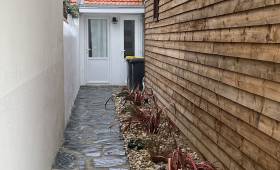 Aménagement d'une allée en pierre