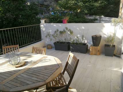 Terrasse tropézienne terminée côté