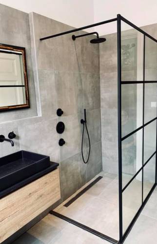Douche à l'italienne avec verrière