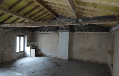 Rénovation d’une maison en cours à Vénérieu (38460)