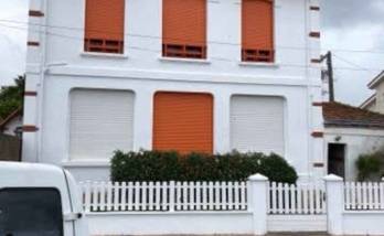 façade d'une maison blanche à Arcachon