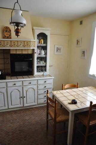 Cuisine ancienne avant travaux de rénovation - Chevry-Cossigny 77173