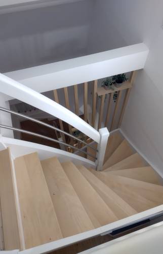 Escalier bois bi-color et claustra sur mesure à Brunstatt