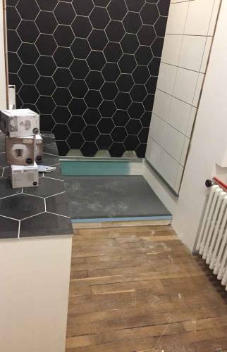 salle d'eau en cours de rénovation