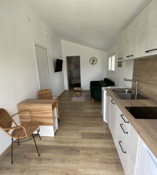 Cuisine kitchenette studio dans garage La Maison Des Travaux Ales