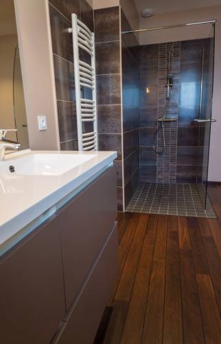 Rénovation du rez-de-chaussée salon, entrée, WC et cuisine d’une maison au Pecq (78)