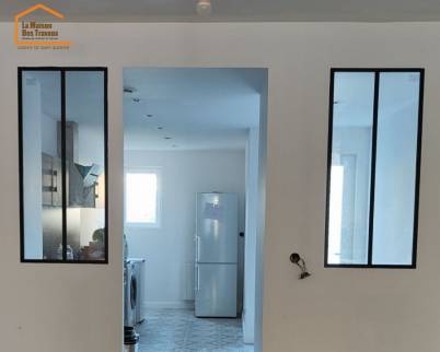 Installation de deux verrières d'intérieur