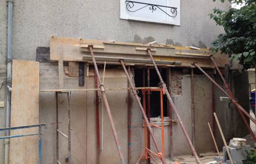 Création d'une ouverture sur cour à Bréviandes travaux