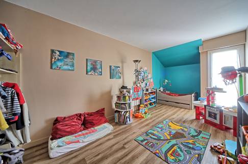 Avant et après rénovation chambre d’enfant à Drusenheim