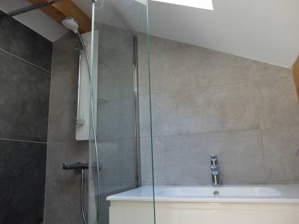 Lozanne (69380) : Aménagements de combles en suite parentale