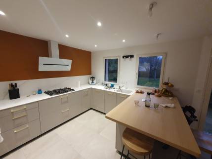 Résultat final : rénovation cuisine moderne à Bruz - Vue 1