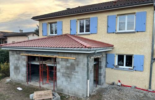 Extension de maison Saint Genis Les Ollières Pose linteaux photo pendant travaux