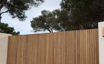 Portail coulissant moderne a Biarritz