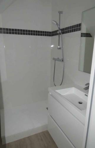 Installation d'une salle de bain sous combles - Quéven (56530)