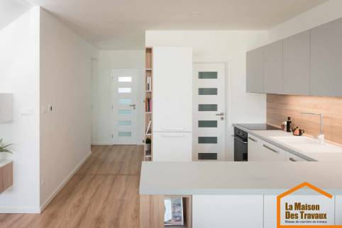pose d'une cuisine moderne et scandinave