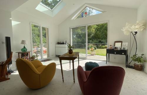 Installation d'un velux, d'un châssis triangulaire et d'une baie vitrée