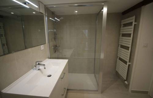 Installer une douche à l'italienne à Trouville