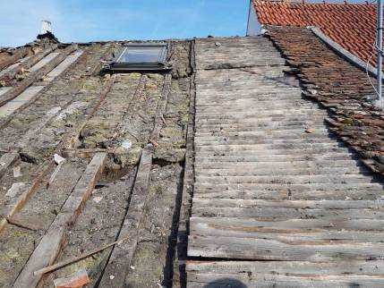 Dépose de revêtement de toit avant travaux d'isolation thermique par l'extérieur de toiture - Brie-Comte-Robert 77170