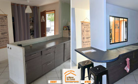 séparation cuisine verrière, aménagement cuisine conviviale La Clusaz, rénovation maison de montagne, courtier en travaux Haute-Savoie, cuisine moderne avec bar, La Maison des Travaux Chamonix