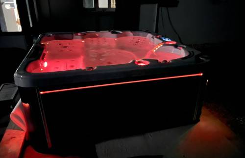 SPA de nuit lumière rouge
