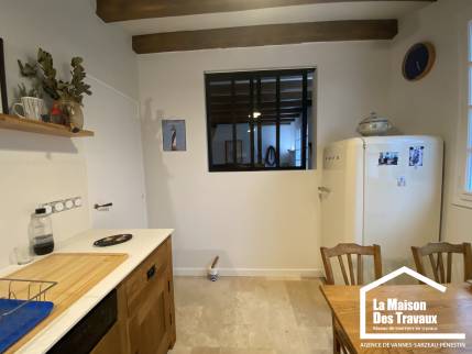 Cuisine ancienne entièrement rénovée la maison des travaux vannes