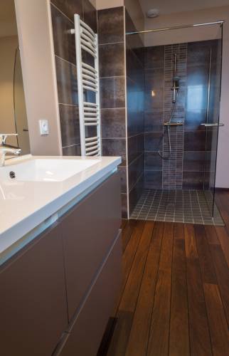 Rénovation du rez-de-chaussée salon, entrée, WC et cuisine d’une maison au Pecq (78)