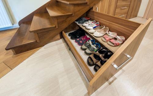 Meuble chaussure sous escalier