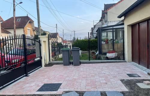 Rénovation de clôture et de revêtement de sol extérieur à Massy