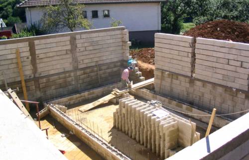 création des fondations d'une maison à La Ferté sous Jouarre 