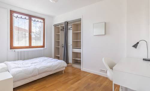 Rénovation d'un appartement destiné à la colocation étudiante, Lyon / Chambre meublée avec dressing