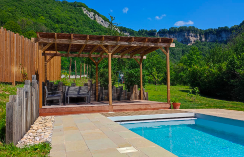  création d'une piscine et aménagement extérieur