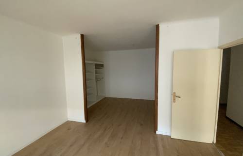Salon d'un appartement avant pose de verrière à ALÉS 30100