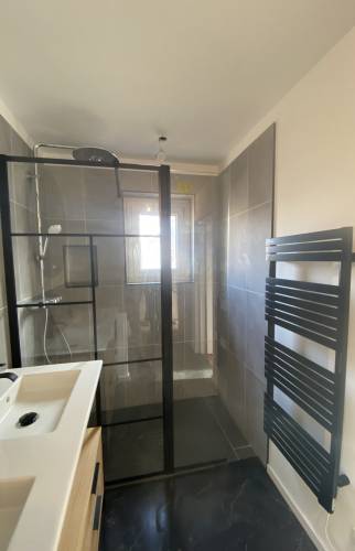 Création d'une salle de douche attenante à la chambre parentale