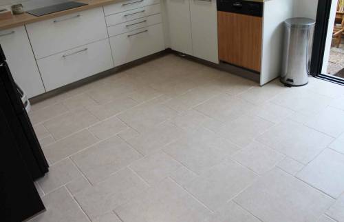 Rénovation d'une maison à Nantes - sol en pierres naturelles