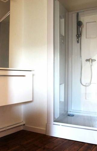 Installer une douche dans le 33