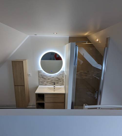 Comment aménager une douche sous combles Olivet.