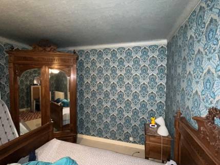 Chambre avant travaux de rénovation de mur et plafond - Nantes 44