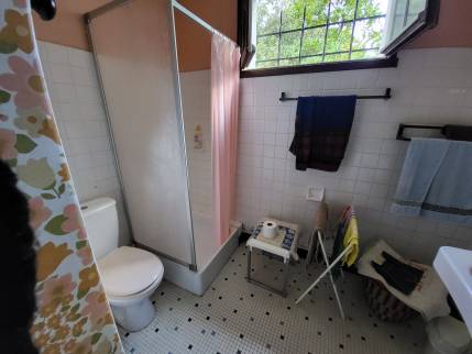 Ancienne salle de bain avant travaux de rénovation - Île d'Oléron 17