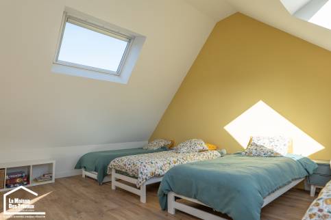 Chambre sous combles rénovée Vannes