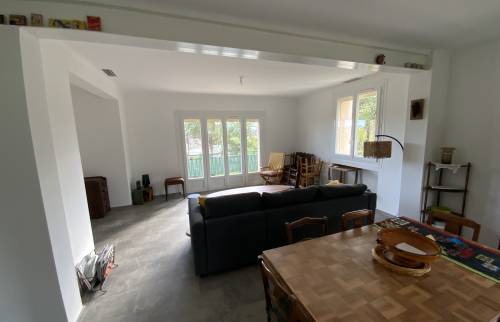 salon décoré et meublé sur ALÉS avec IPN 