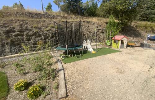 Espace jeux jardin La Maison Des Travaux Ales