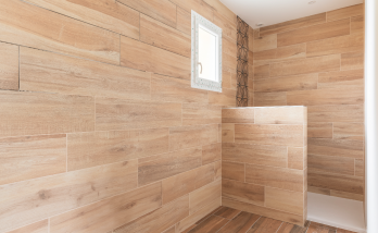 Construction d'une nouvelle salle de bain dans une extension de maison